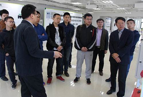 專(zhuān)業(yè)的消防技術(shù)團(tuán)隊(duì)